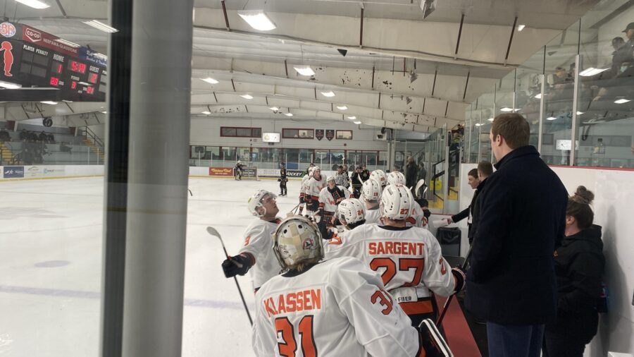 Flyers Thwart Titans For Four Point Weekend
