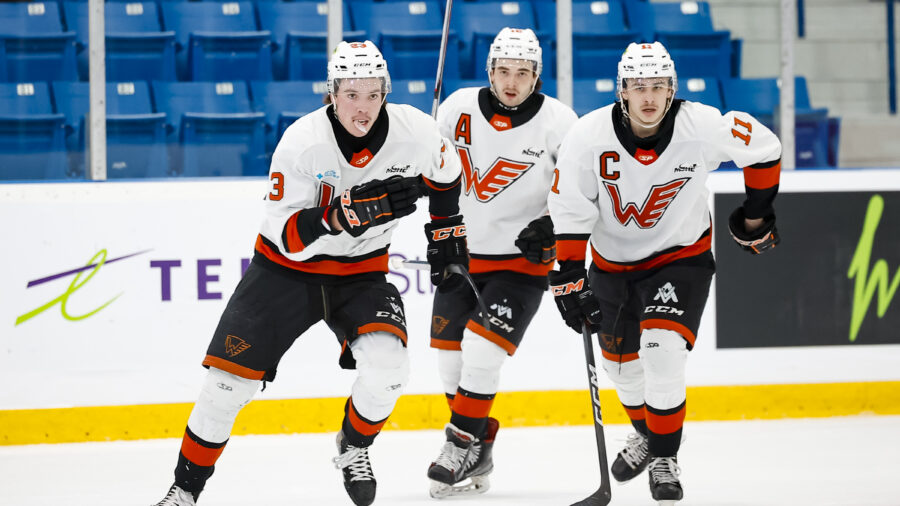 Andrew’s Four Goals Leads Flyers To Victory Over SIJHL